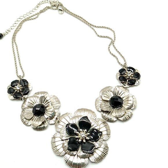 2028 Brand Metal Flower Necklace Black Silver-tone Crystal Signed - Picture 4 of 16